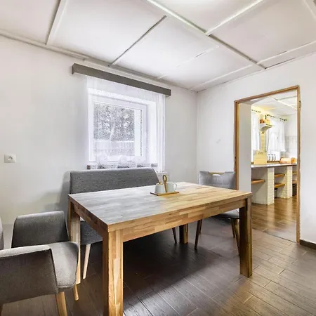 Na Skalce - Haj Деревянный коттедж *