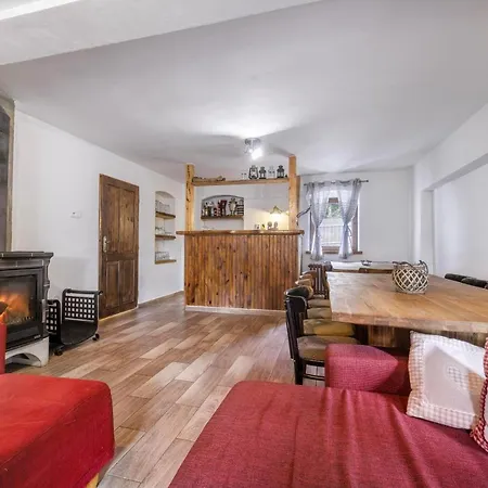 Деревянный коттедж Na Skalce - Haj