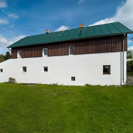 Деревянный коттедж Na Skalce - Haj